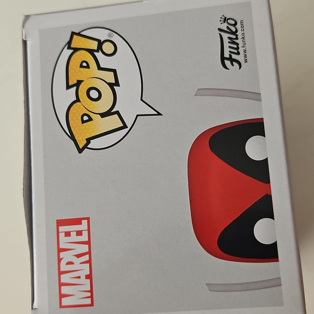 Funko Pop! Deadpool In Cake - Picture 2 of 2